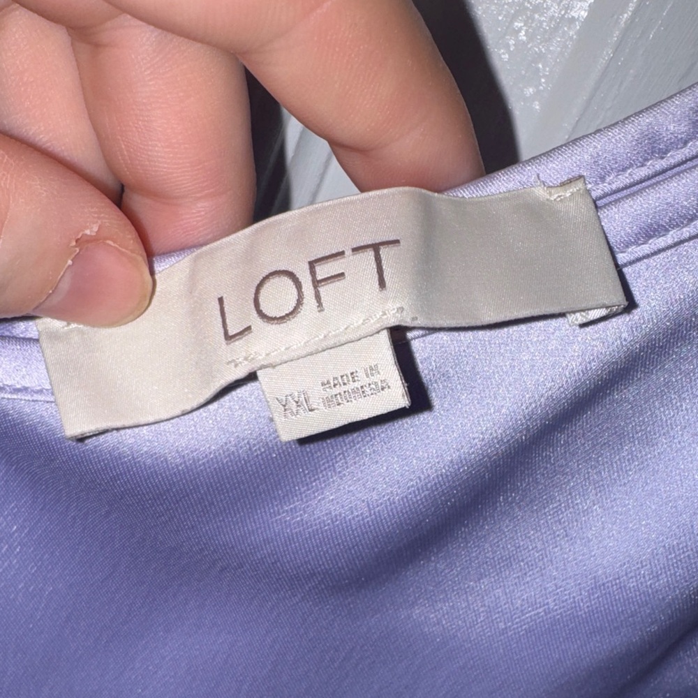 LOFT Lavender Satin V-Neck Camisole Top - Picture 2 of 2